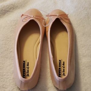 WOMEN'S FLATS